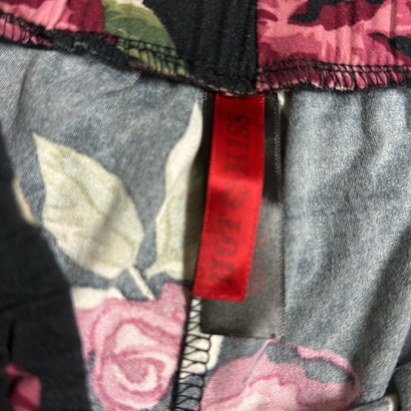 Burgendy Rose Hot Kids Shorts - Picture 11 of 13